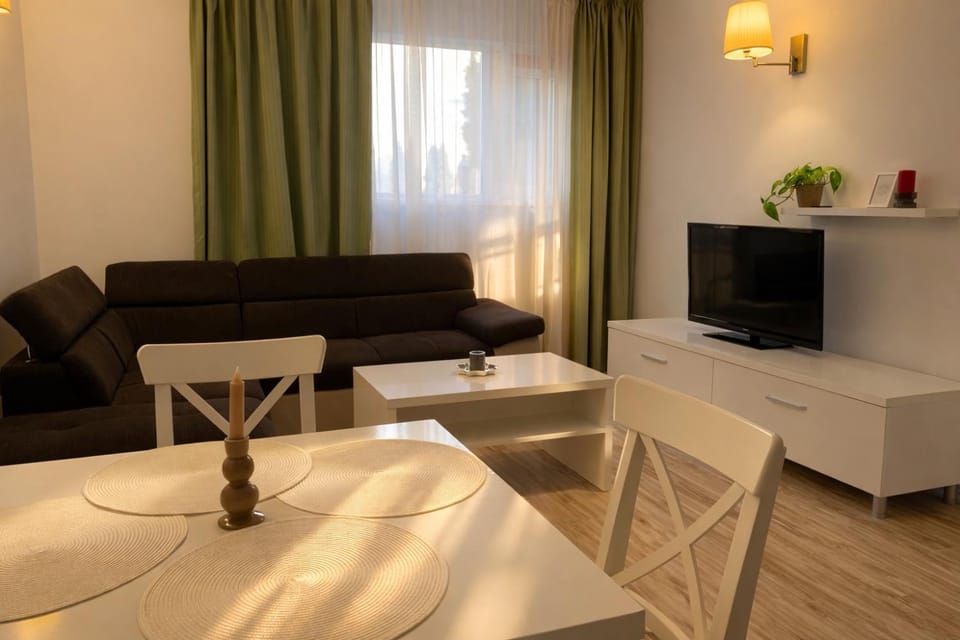RNR Otopeni 1 Self Check-in 10 min to Therme Apartment in Romania