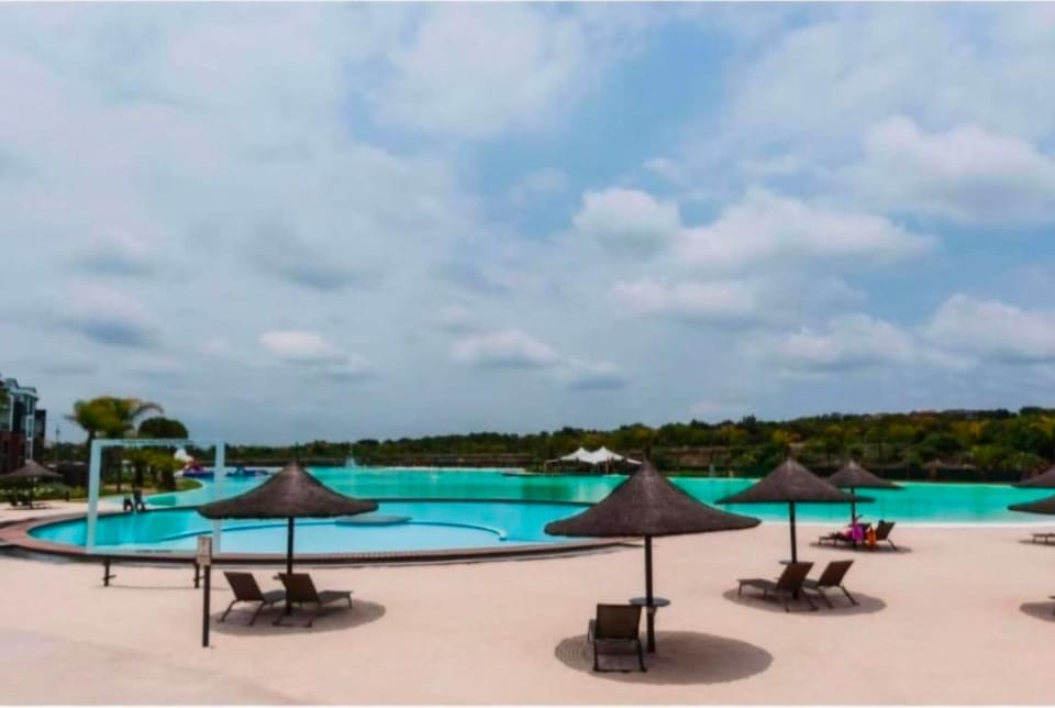 The Blydes Crystal Lagoon Apartment in Pretoria
