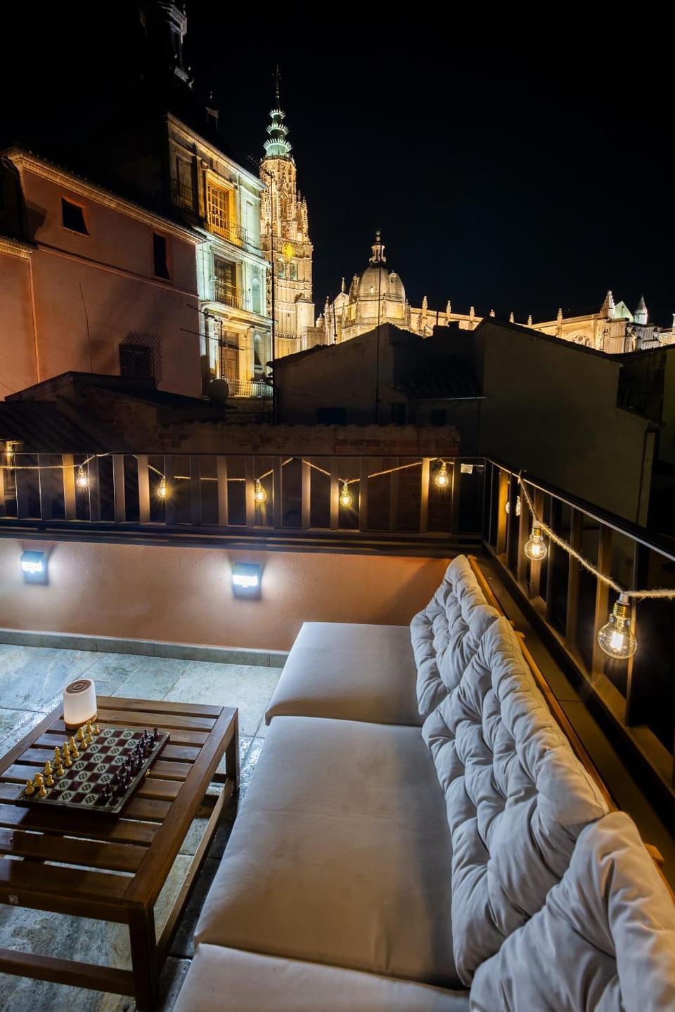 Downtown ChillOut Housing Cathedral Alcázar Views Toledo House in Toledo
