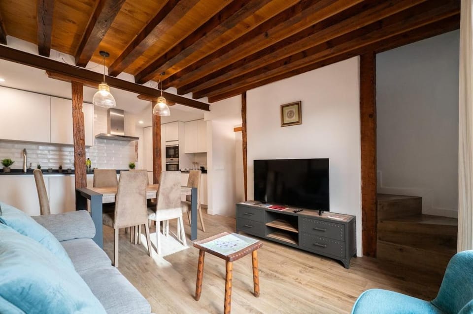 Downtown ChillOut Housing Cathedral Alcázar Views Toledo House in Toledo