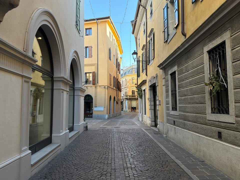 Property building, Day, Neighbourhood, Street view