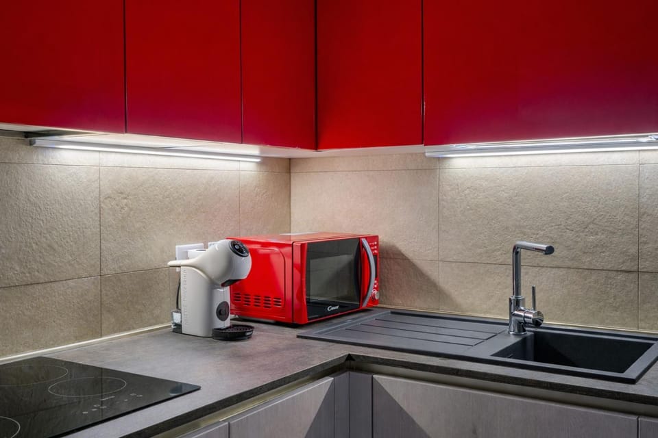 Kitchen or kitchenette, kitchen