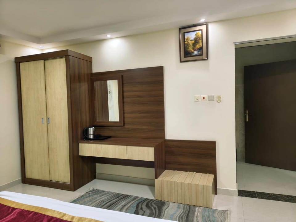 Bedroom, wardrobe