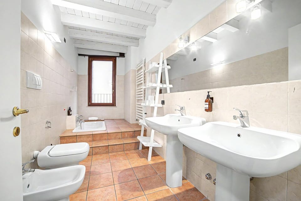 Bathroom, Bath, bidet