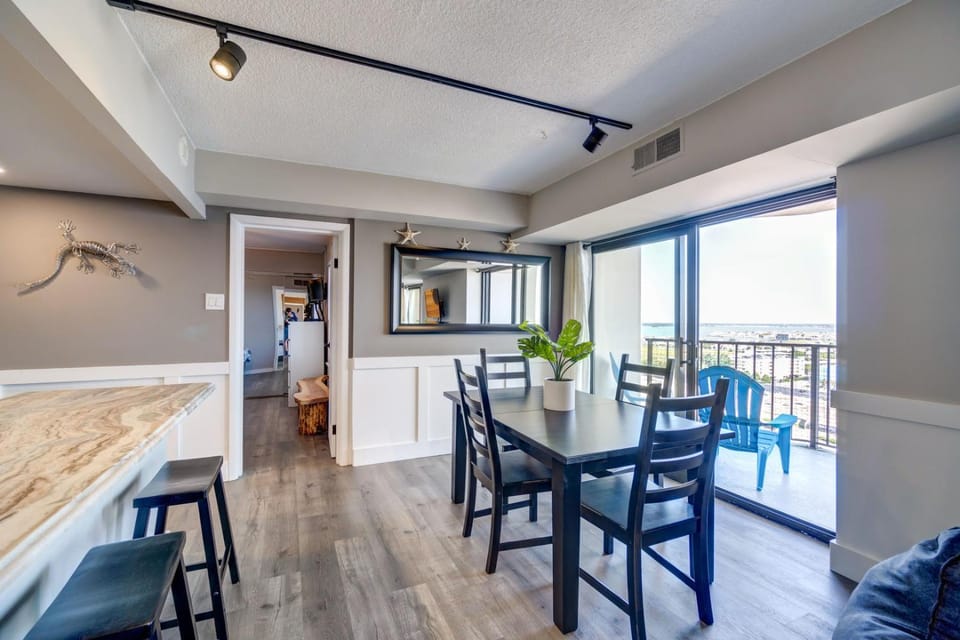 2 Bedroom Condo with beautiful ocean and bay views House in Ocean City