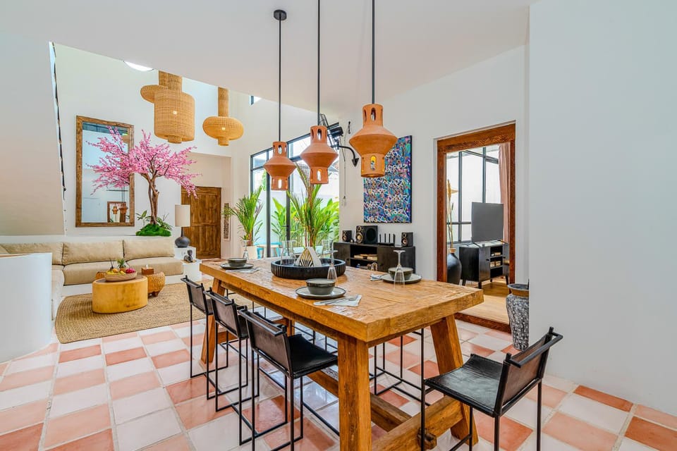Living room, Seating area, Dining area