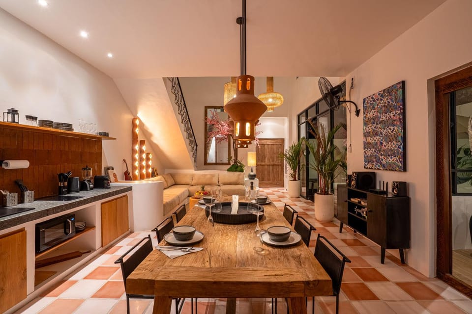 Living room, Dining area