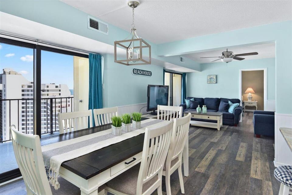 Newly Renovated 2 Bedroom Ocean Front Condo with Outdoor Pool! House in Ocean City