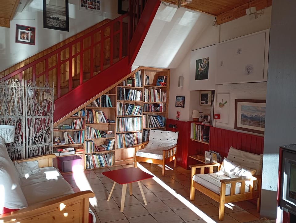 Library, Living room