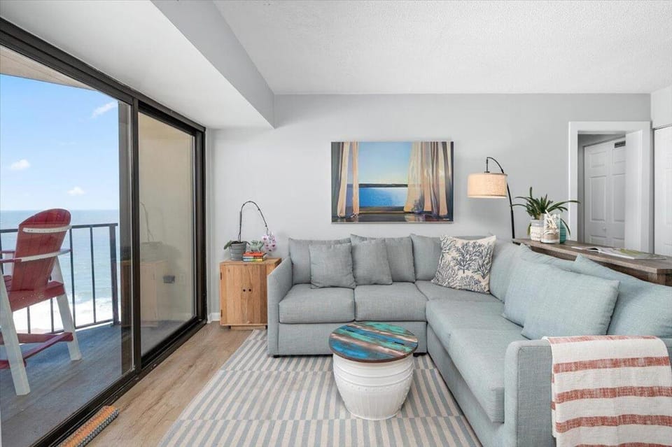 Stunning 2 Bedroom Side Ocean Front Condo in 9400 House in Ocean City