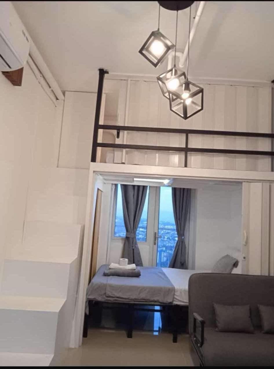 Victoria Sports Tower a1 LOFT Freepool Gym walk MRT GMA Apartment in Quezon City