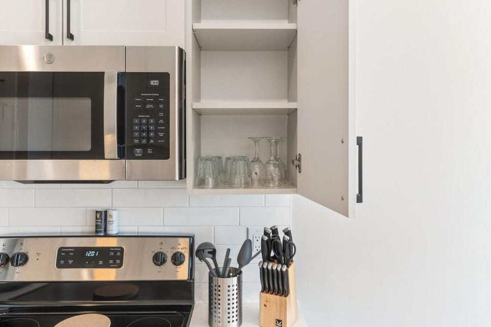 Lux Studio Apt - Rooftop - 5 mins to The Fillmore Apartment in Philadelphia