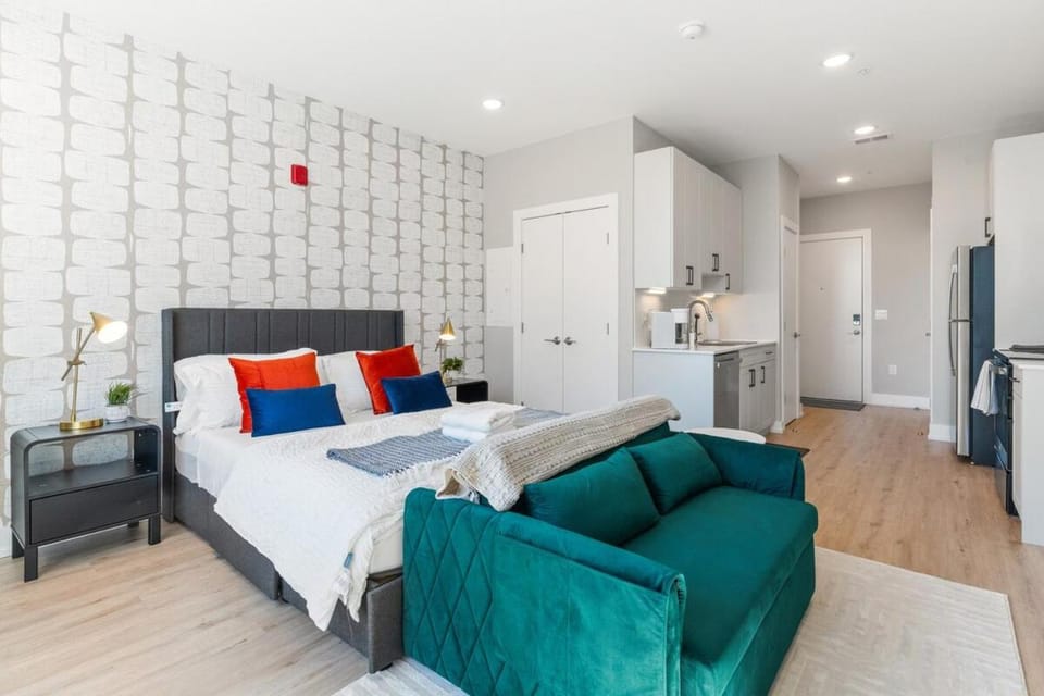 Lux Studio Apt - Rooftop - 5 mins to The Fillmore Apartment in Philadelphia