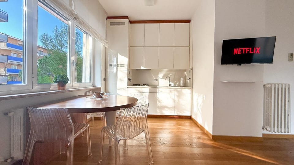TV and multimedia, Kitchen or kitchenette, kitchen