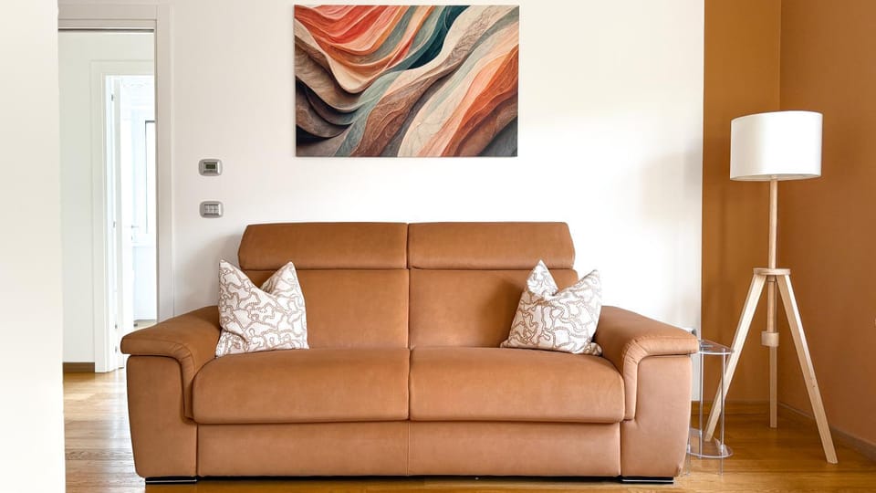 Communal lounge/ TV room, Living room, Seating area