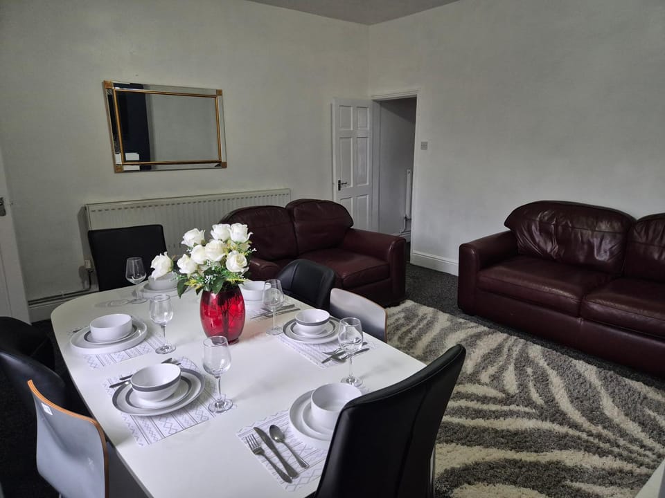 Living room, Dining area