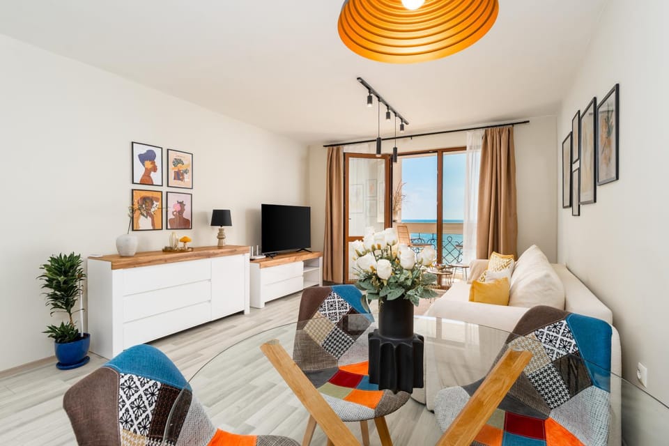Communal lounge/ TV room, TV and multimedia, Living room, Sea view