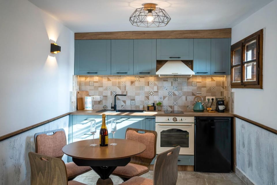 Kitchen or kitchenette, oven, stove