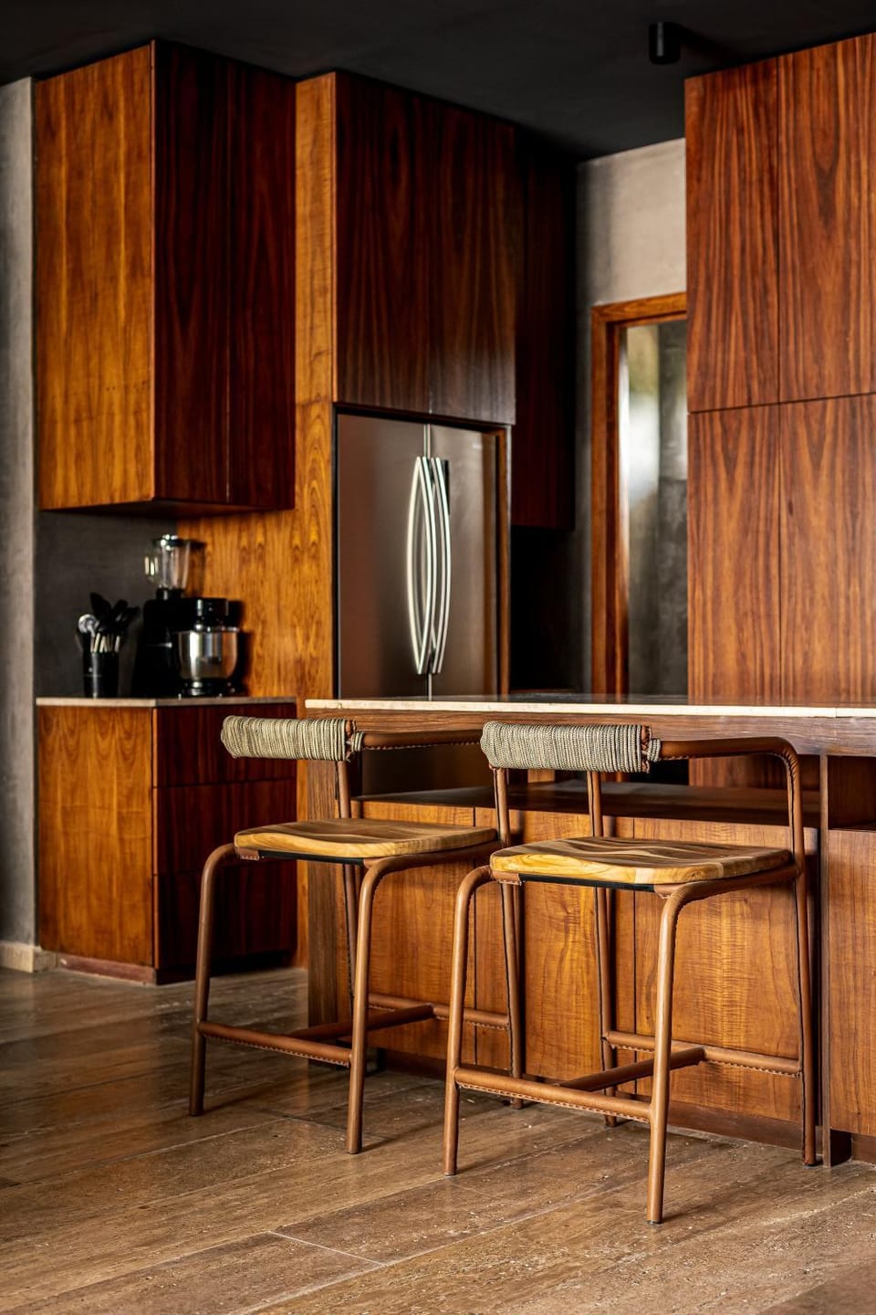 Coffee/tea facilities, Kitchen or kitchenette, Dining area, minibar