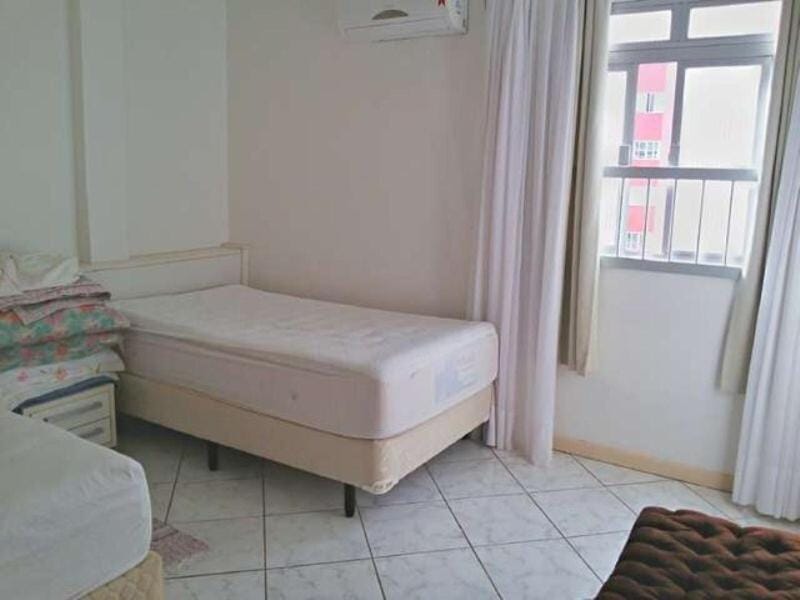 Grande apartamento na Av Atlantica Central Apartment in Camboriú
