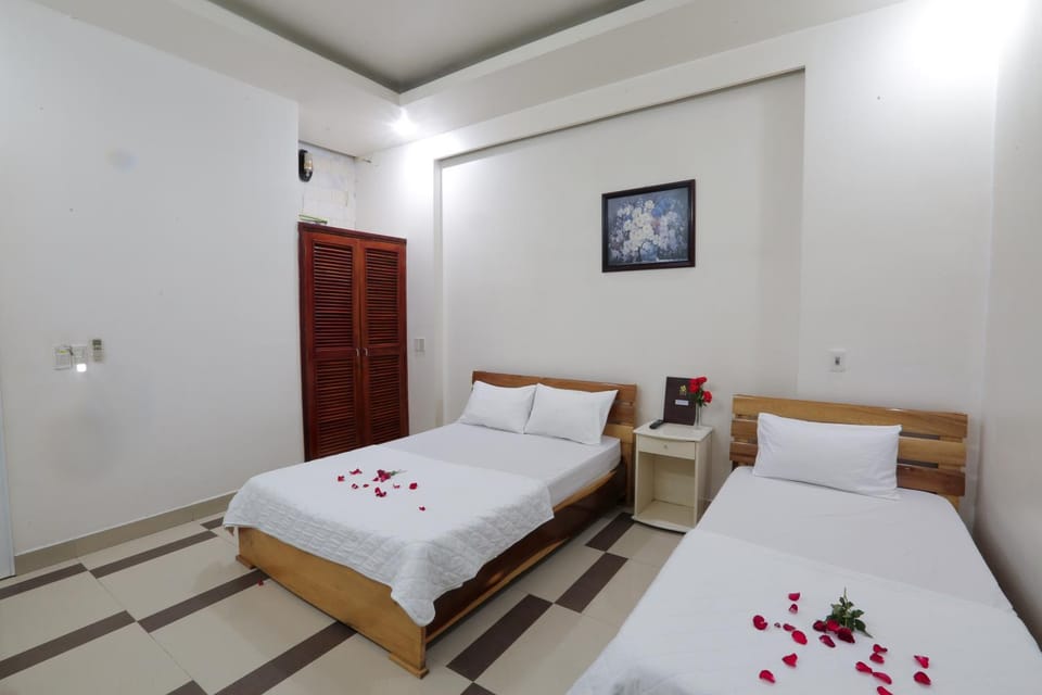 Chim Go Kien Mini Hotel Bed and Breakfast in Laos