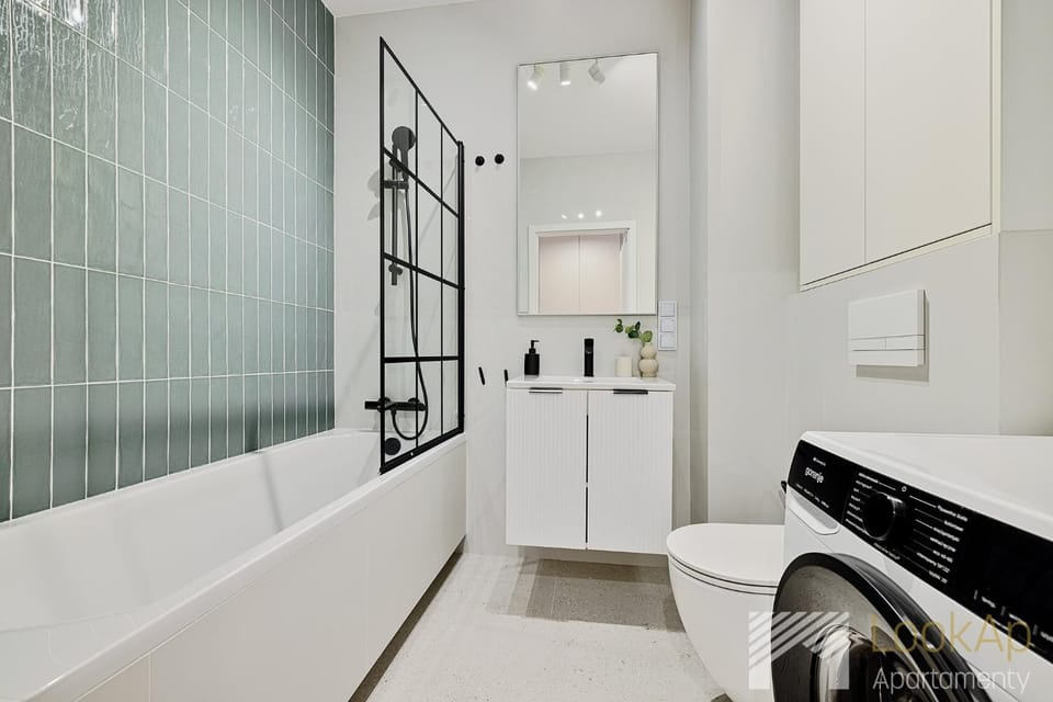 Bathroom, Bath, towels, washing machine