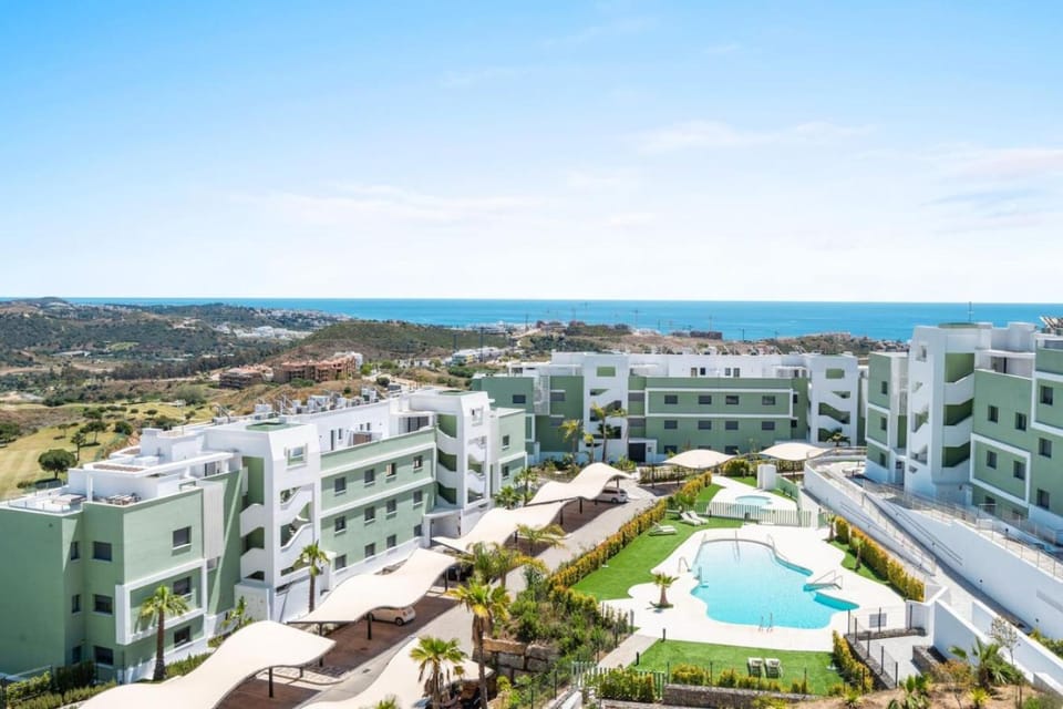 Property building, Day, Sea view, Swimming pool, Swimming pool, sunbed