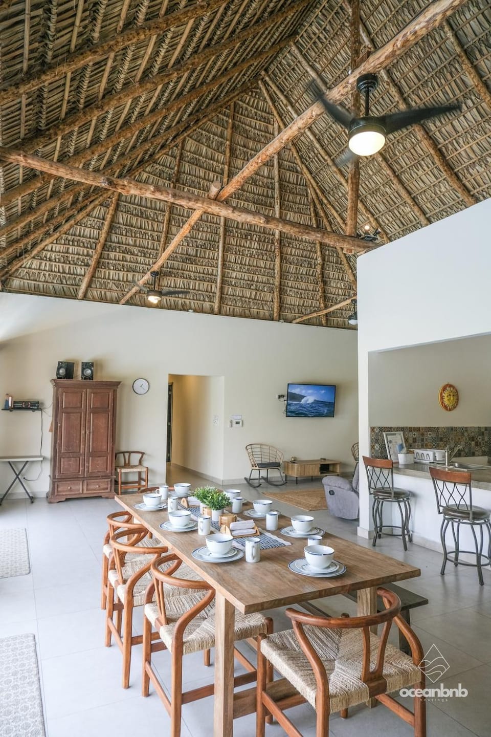 TV and multimedia, Living room, Seating area, Dining area