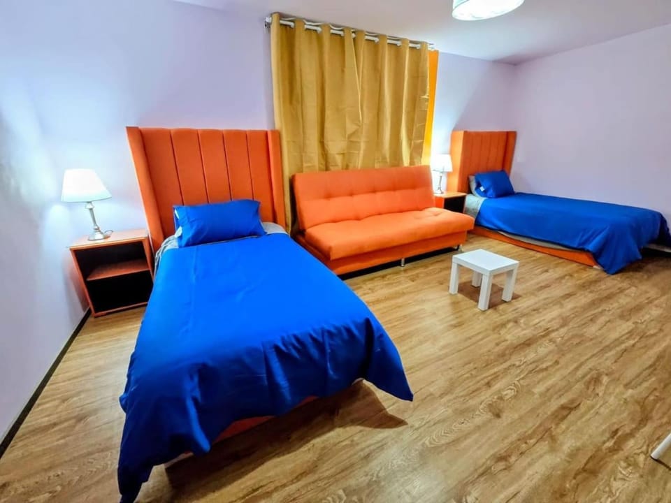 Suite Naranja moderna para 3 huéspedes Cocina equipada, Wi-Fi rápido y excelente ubicación céntrica House in Mexico City