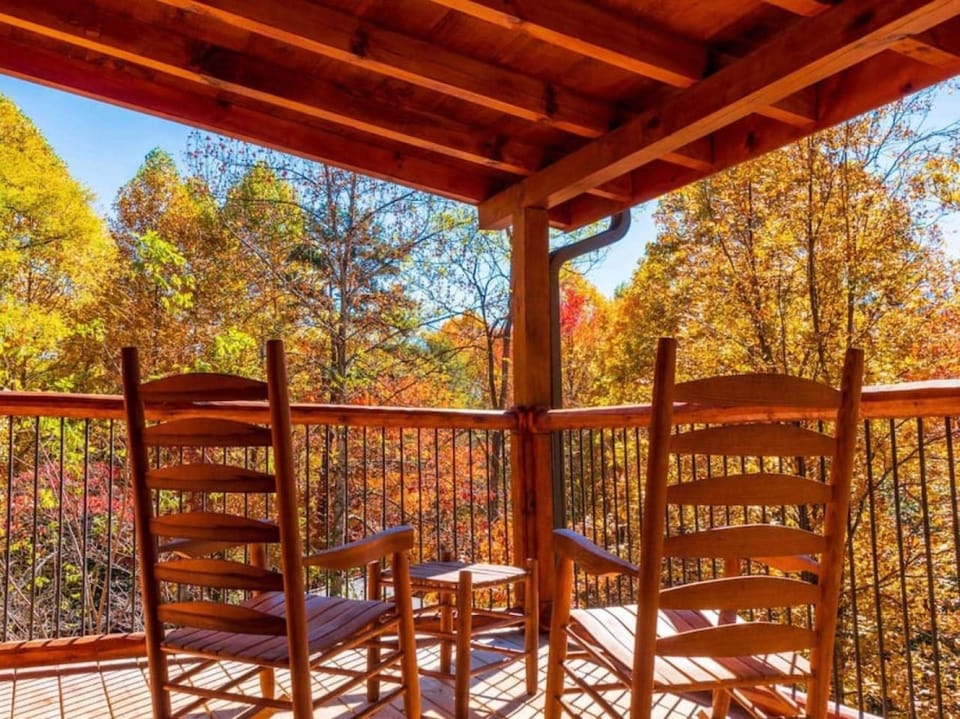 Patio, Spring, Day, View (from property/room), Balcony/Terrace, Dining area