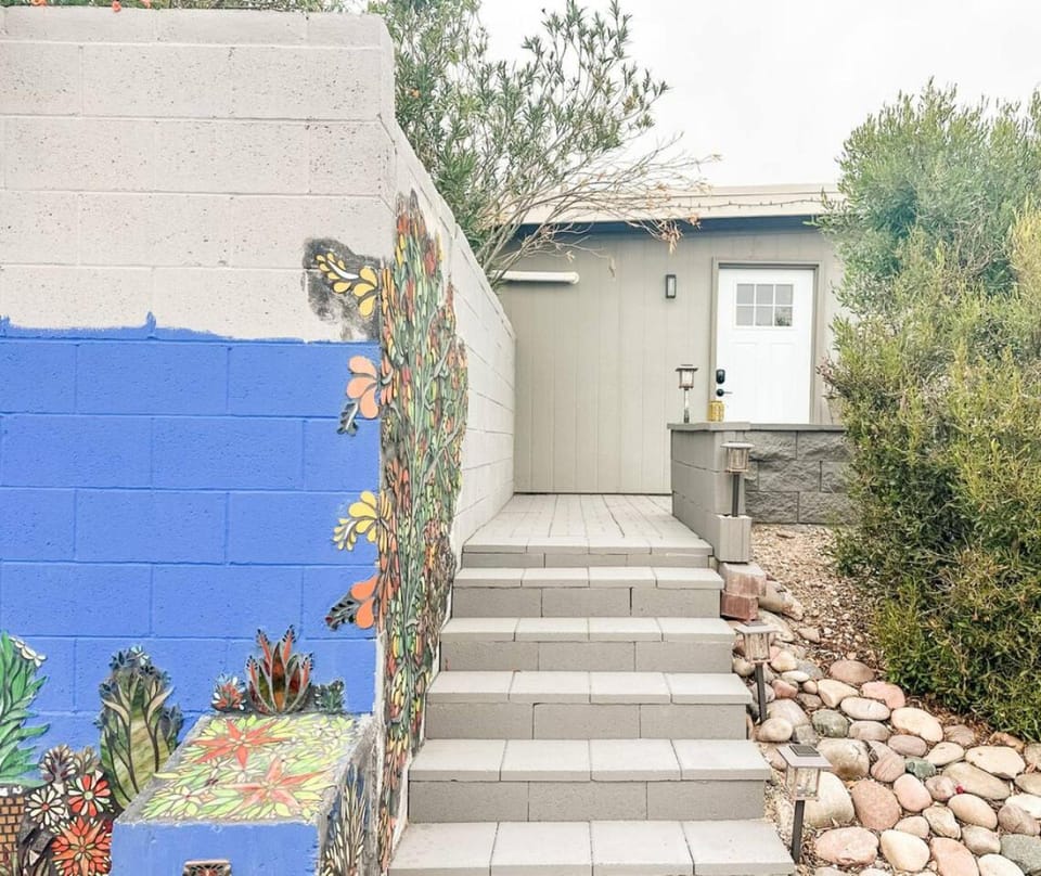 5 Mins to NW Med Cntr, Studio/Duplex, 1 BD 1 BA House in Tucson