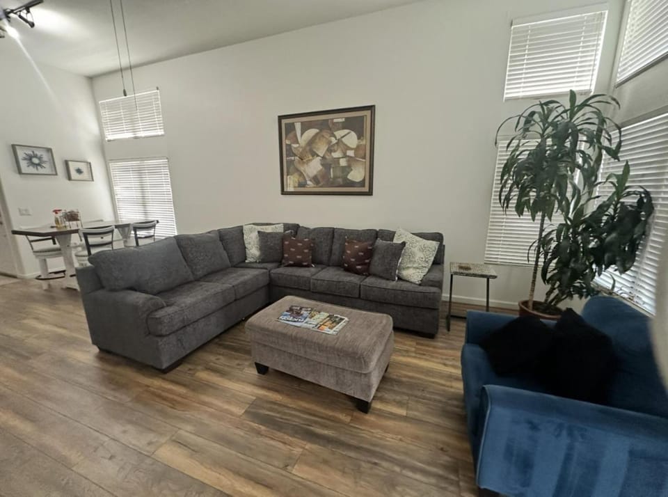 East, Golf View, 2 BR 2BA, Htd Pools, Sabino Apartment in Catalina Foothills