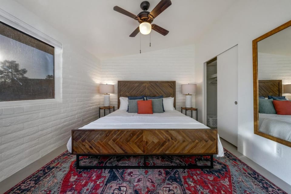 Dickinson (Deepak & Jackie) House in Casas Adobes
