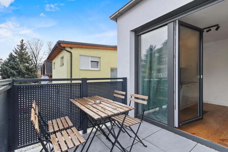 Day, View (from property/room), Balcony/Terrace, Dining area