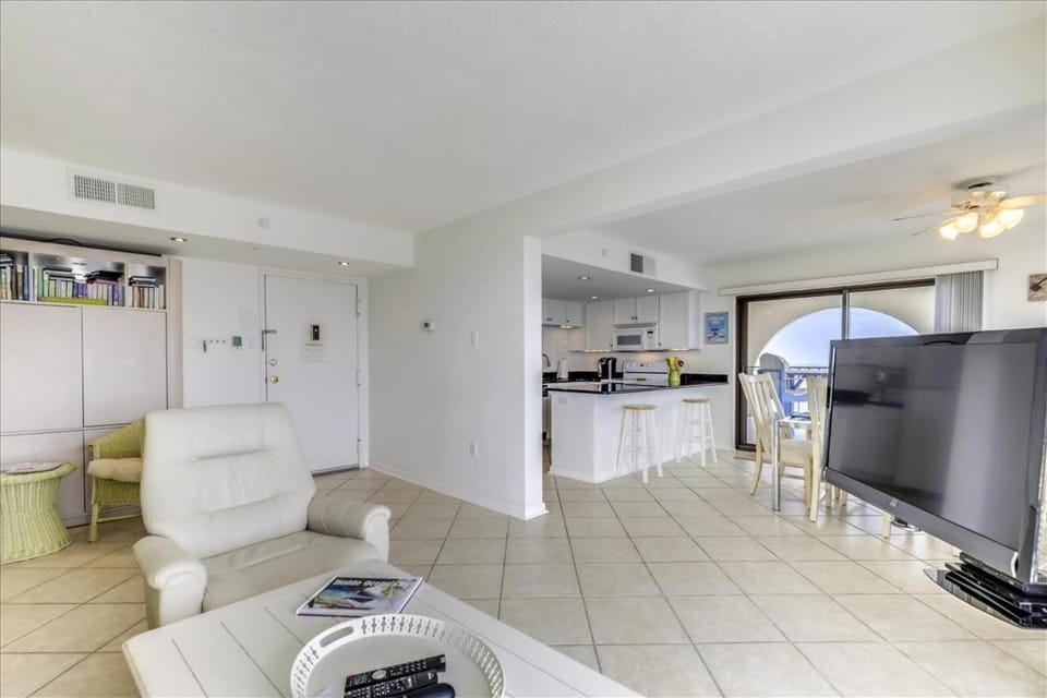 Ocean Front 2 Bedroom with outdoor pool! House in Ocean City