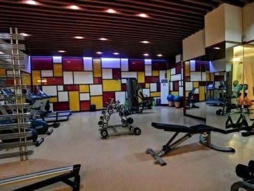 Stamford Executive Residence a2 shortwalk Venice Canal mall Apartment in Makati