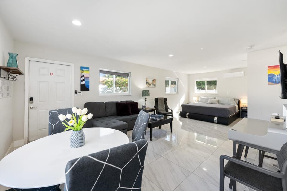 Living room, Bedroom