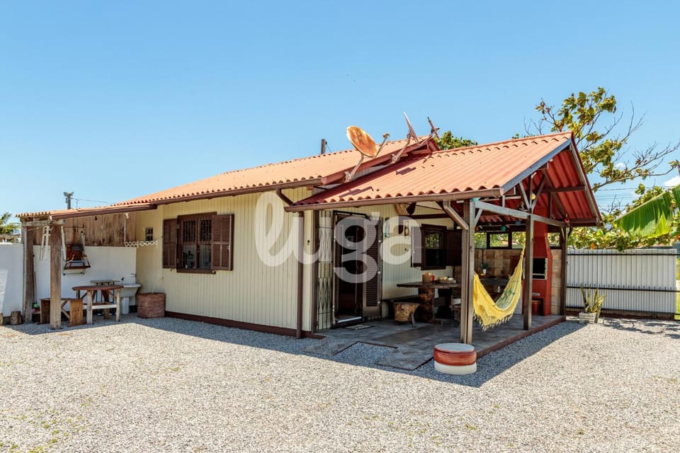 Casa Pinheira | Comfort and Beach 3 Minutes Away House in Florianopolis