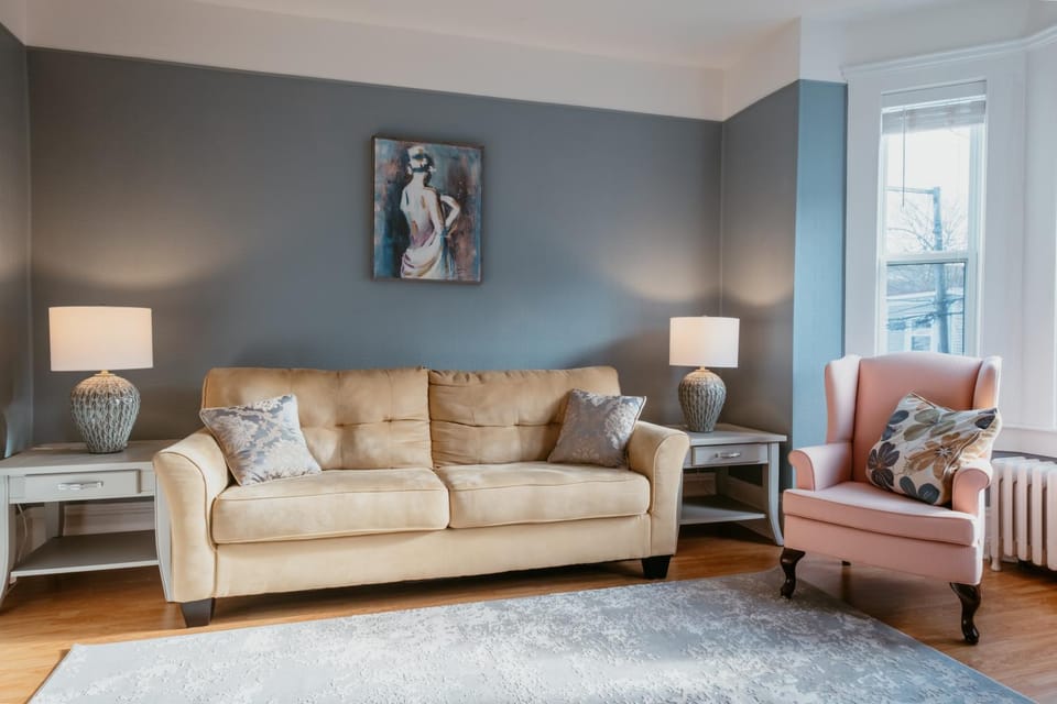 Living room, Seating area