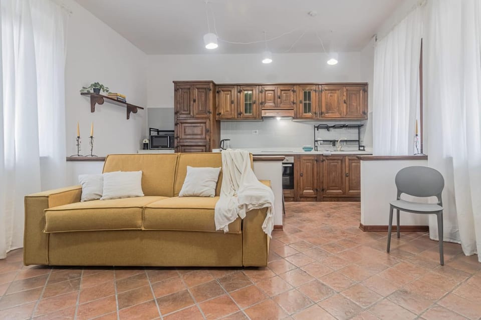 Kitchen or kitchenette, Living room, Seating area, Dining area, minibar, pet friendly, stove