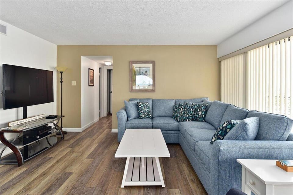 Huge ocean front balcony from this 2 Bedroom! House in Ocean City