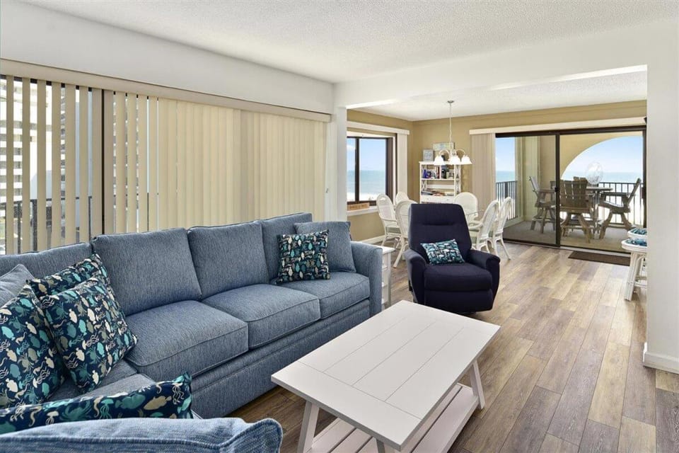 Huge ocean front balcony from this 2 Bedroom! House in Ocean City