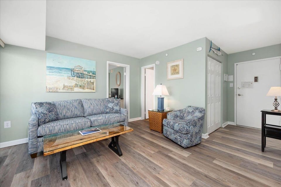 Ocean Views in this 2 Bedroom with Outdoor Pool! House in Ocean City