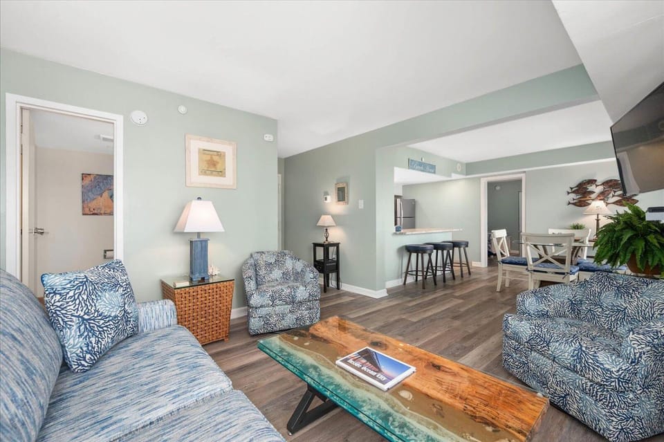 Ocean Views in this 2 Bedroom with Outdoor Pool! House in Ocean City