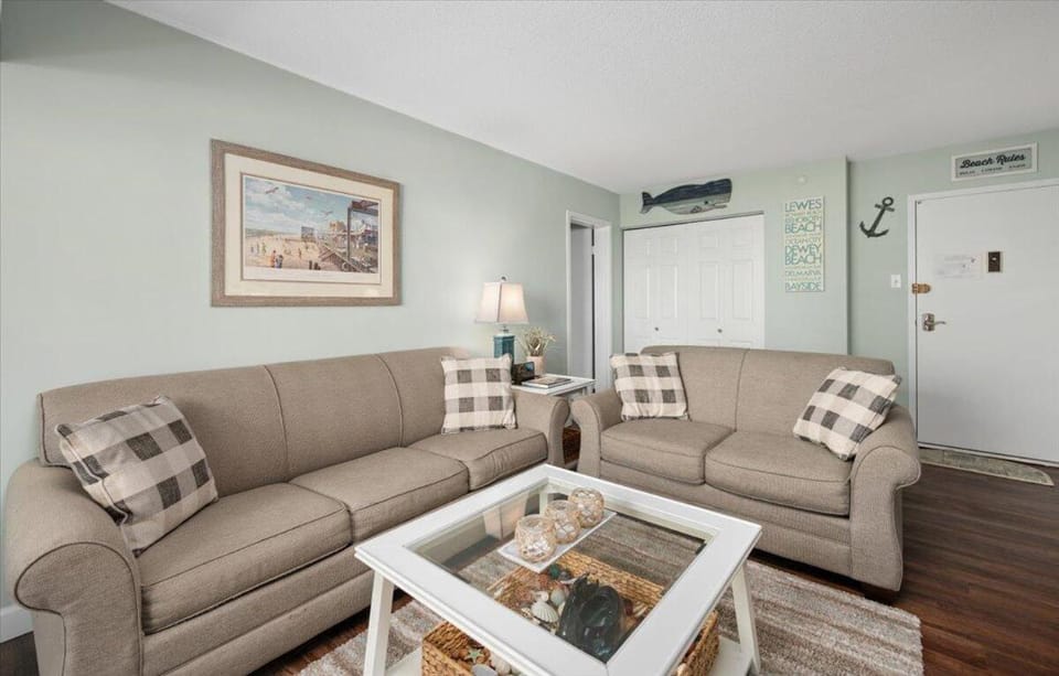 Beautiful ocean views from this 2 Bedroom condo! House in Ocean City