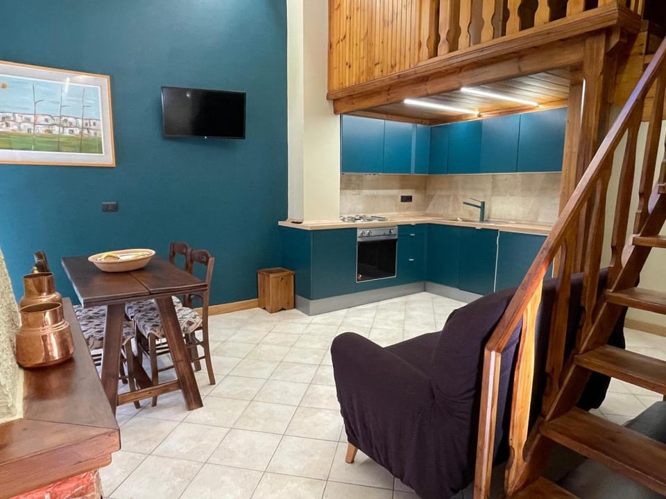 Kitchen or kitchenette, Living room