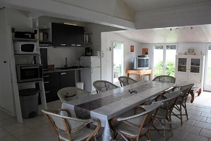 Kitchen or kitchenette, Dining area, dishwasher, oven, stove