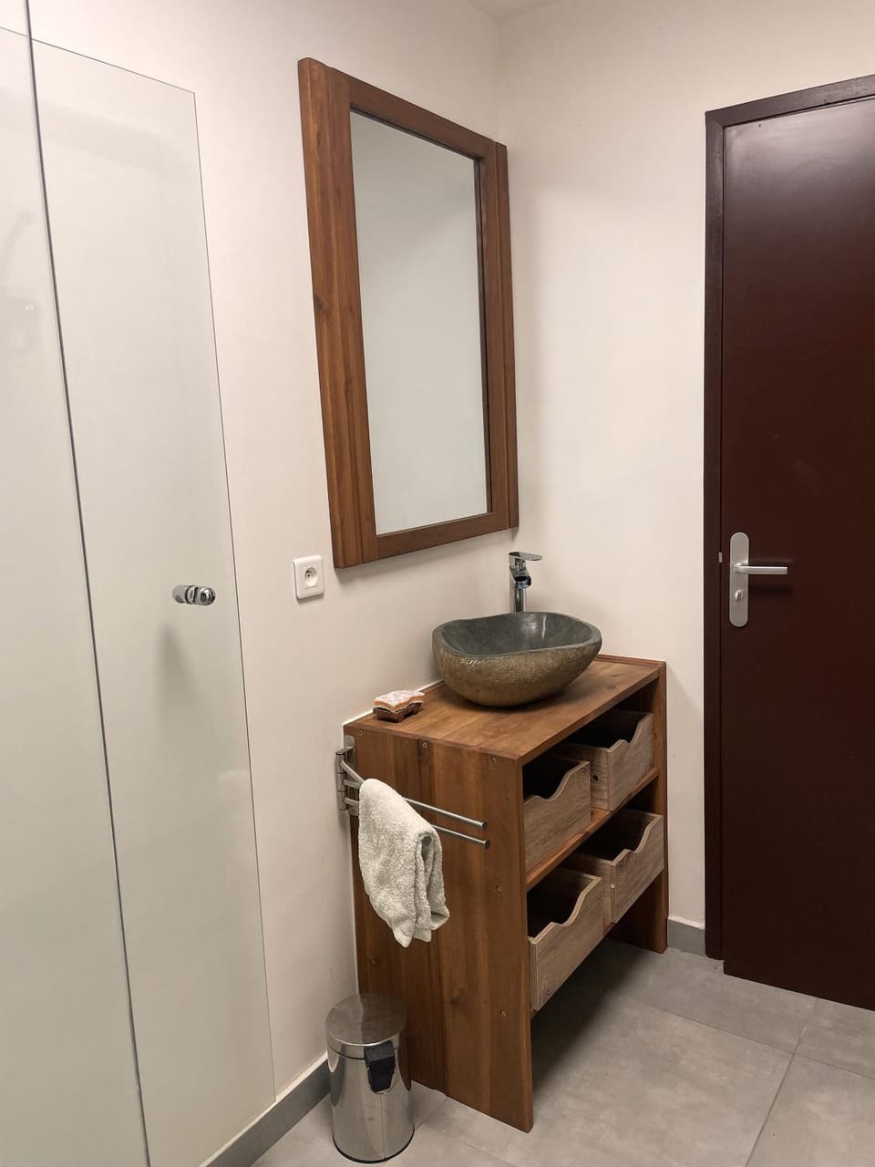 Bathroom, wardrobe
