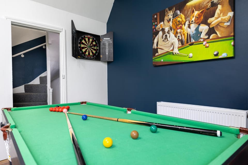 Communal lounge/ TV room, Billiard, Billiard, Darts, Game Room, Game Room, Evening entertainment