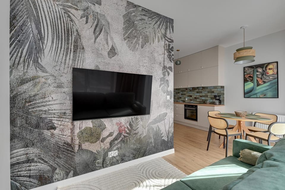 TV and multimedia, Kitchen or kitchenette, Living room, Dining area